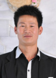 帅哥：自强不息的小伙的征婚二维码，扫一扫，手机上能征婚